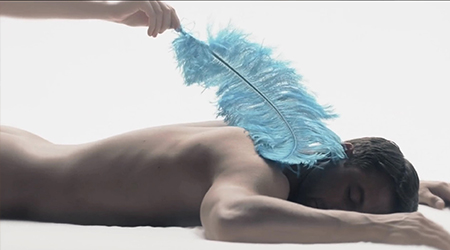 massage with feather